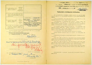 Szerb Antal (1901-1945) géppel kitöltött, aláírt két helyütt nem zsidó származását igazoló "Személyi lap"-ja (Antal Szerb's typed, signed "Personal Card" certifying his non-Jewish origin in two places